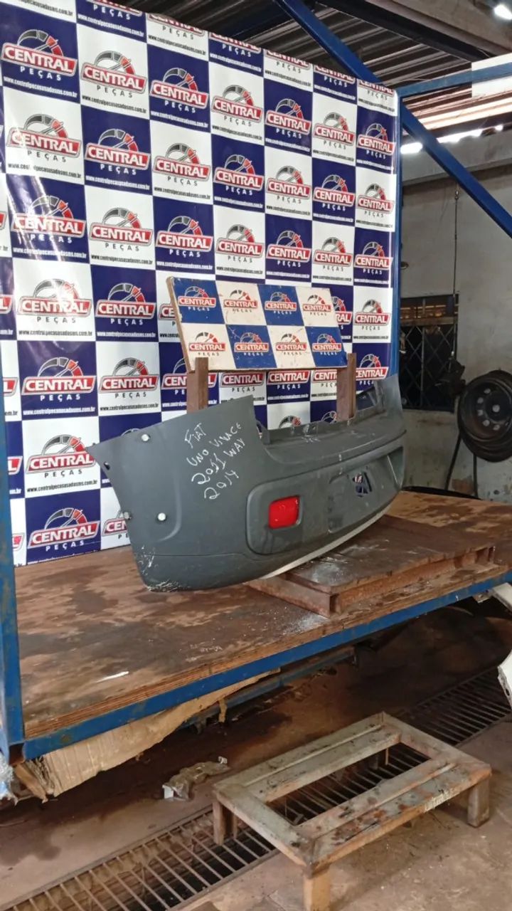 para-choque traseiro original para o Fiat Uno Vivace e Way dos anos 2011 a 2014. - Foto 2