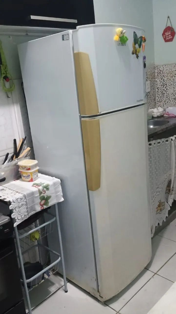 Geladeira   com defeito  - Foto 3