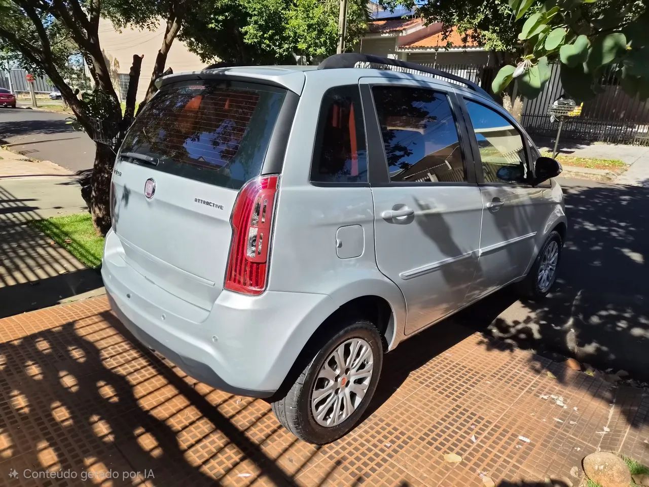 Fiat Idea Attractive 1.4 Fire Flex 8V 5P 2012 - Foto 3