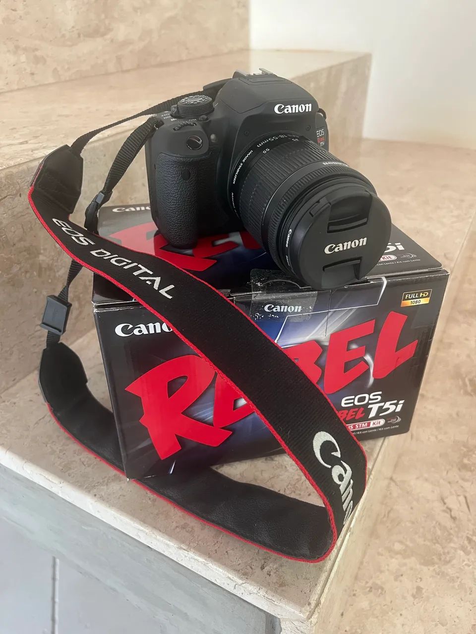 Camera Canon EOS T5i 