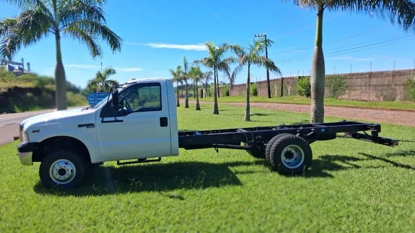 F4000 4X4 NO CHASSI - Foto 2