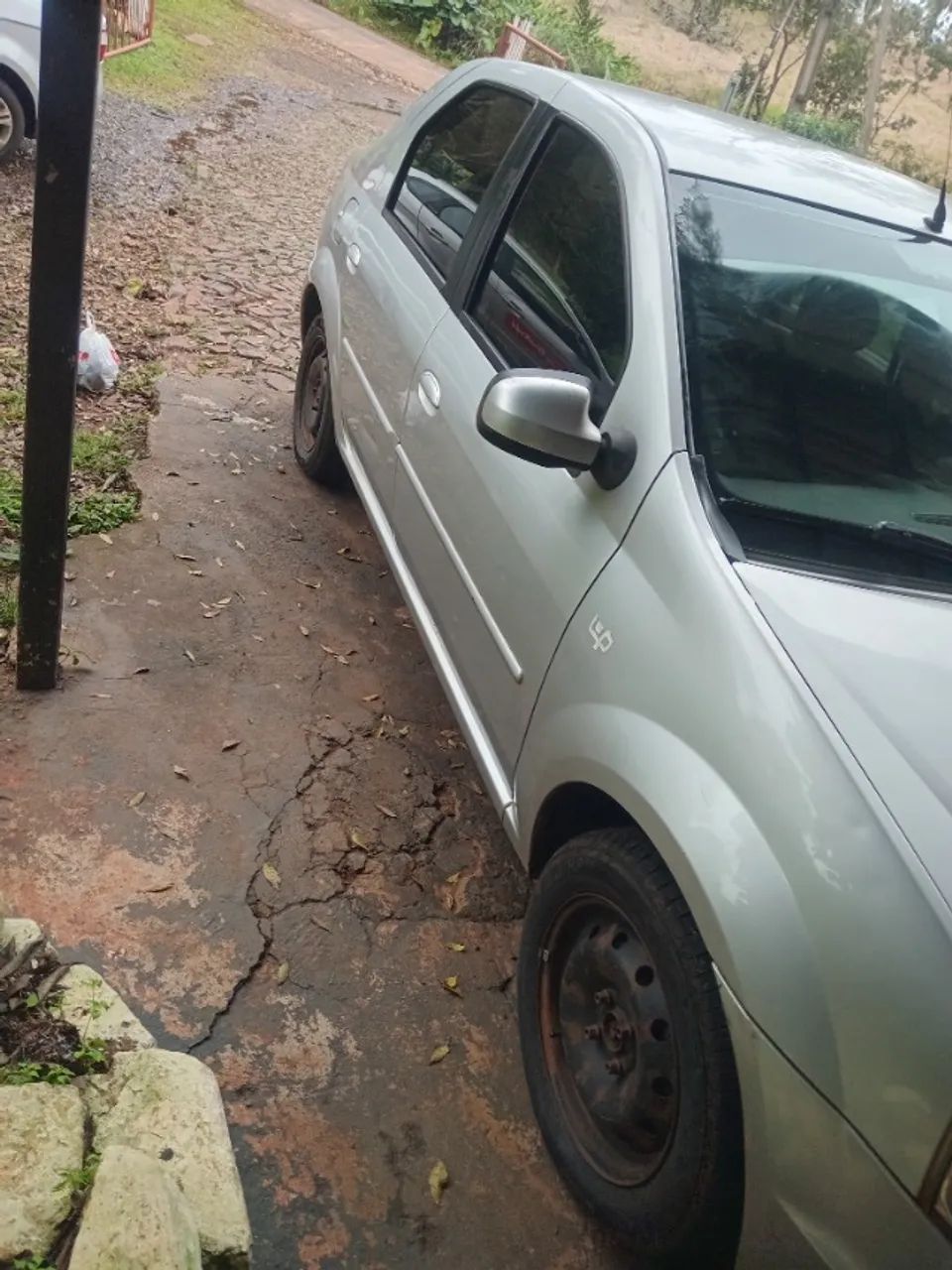 Vendo Renault Logan 2011 - Foto 2
