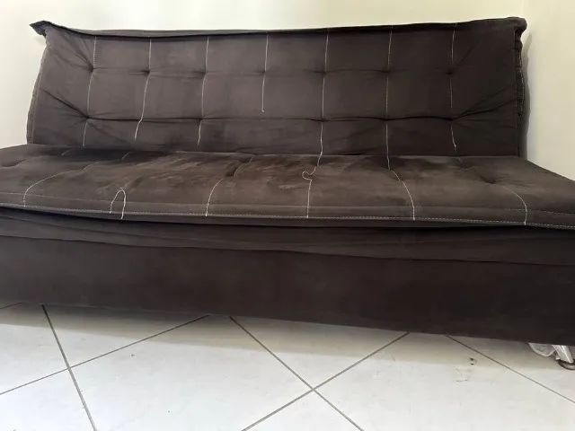 Sofá-cama 2 metros em suede marrom com 3 almofadas - Foto 2