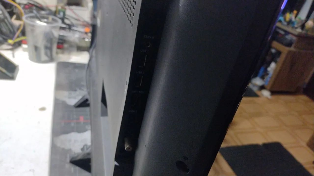 TV Smart AOC LE32S5970S tela quebrada  - Foto 3