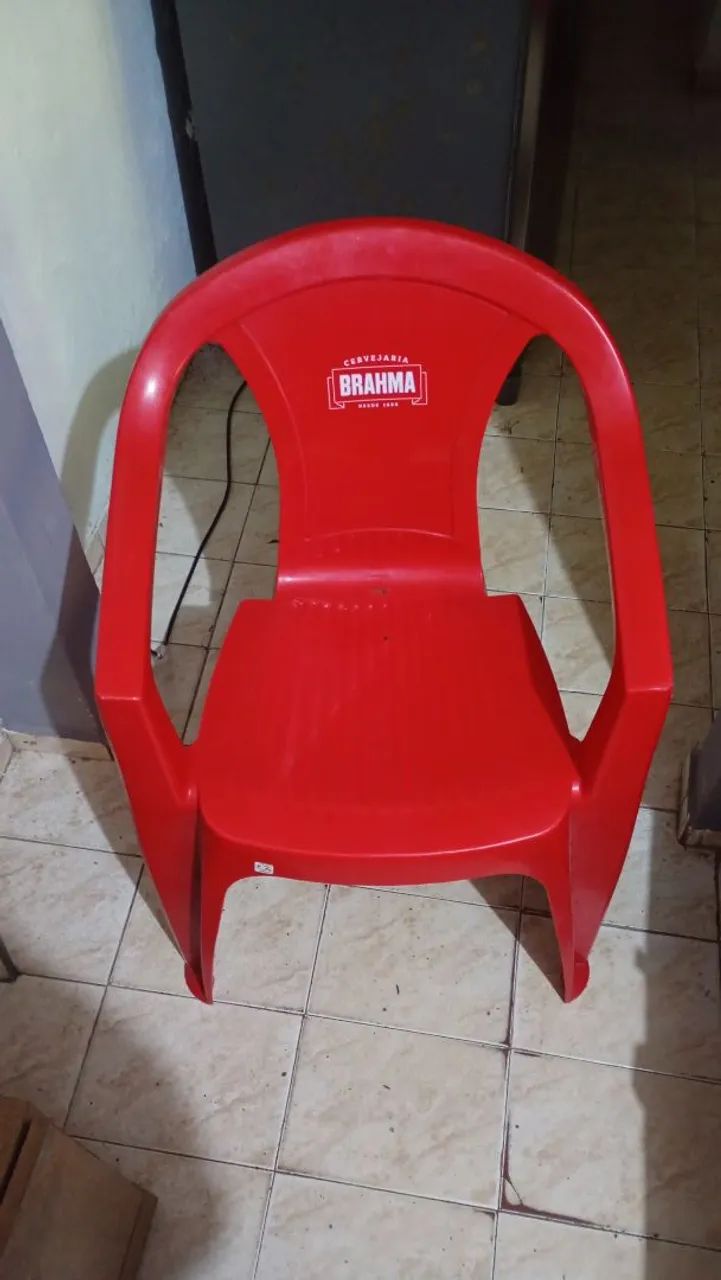 2 cadeiras da Brahma excelente estado 
