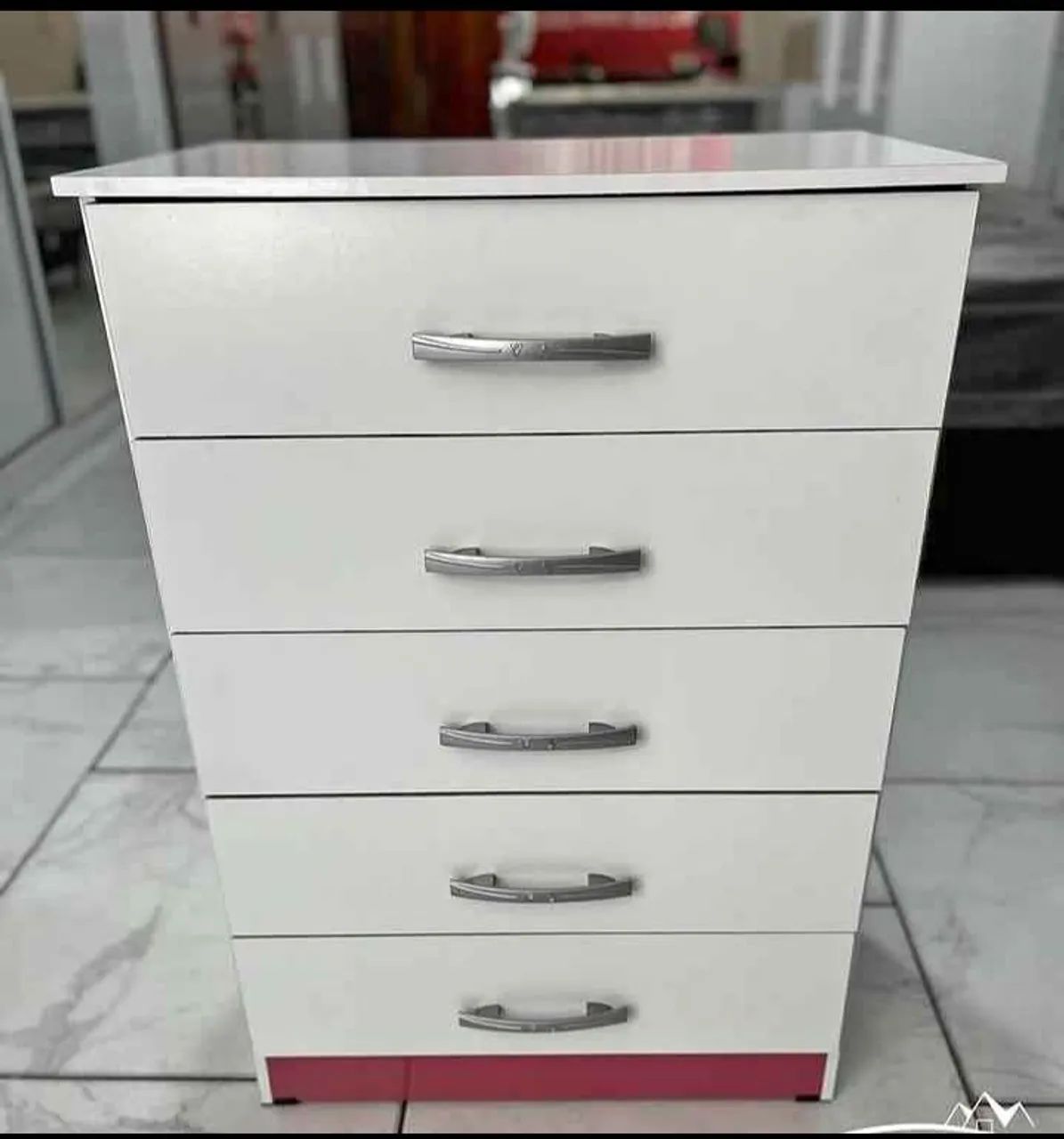 Cômoda 5 gavetas