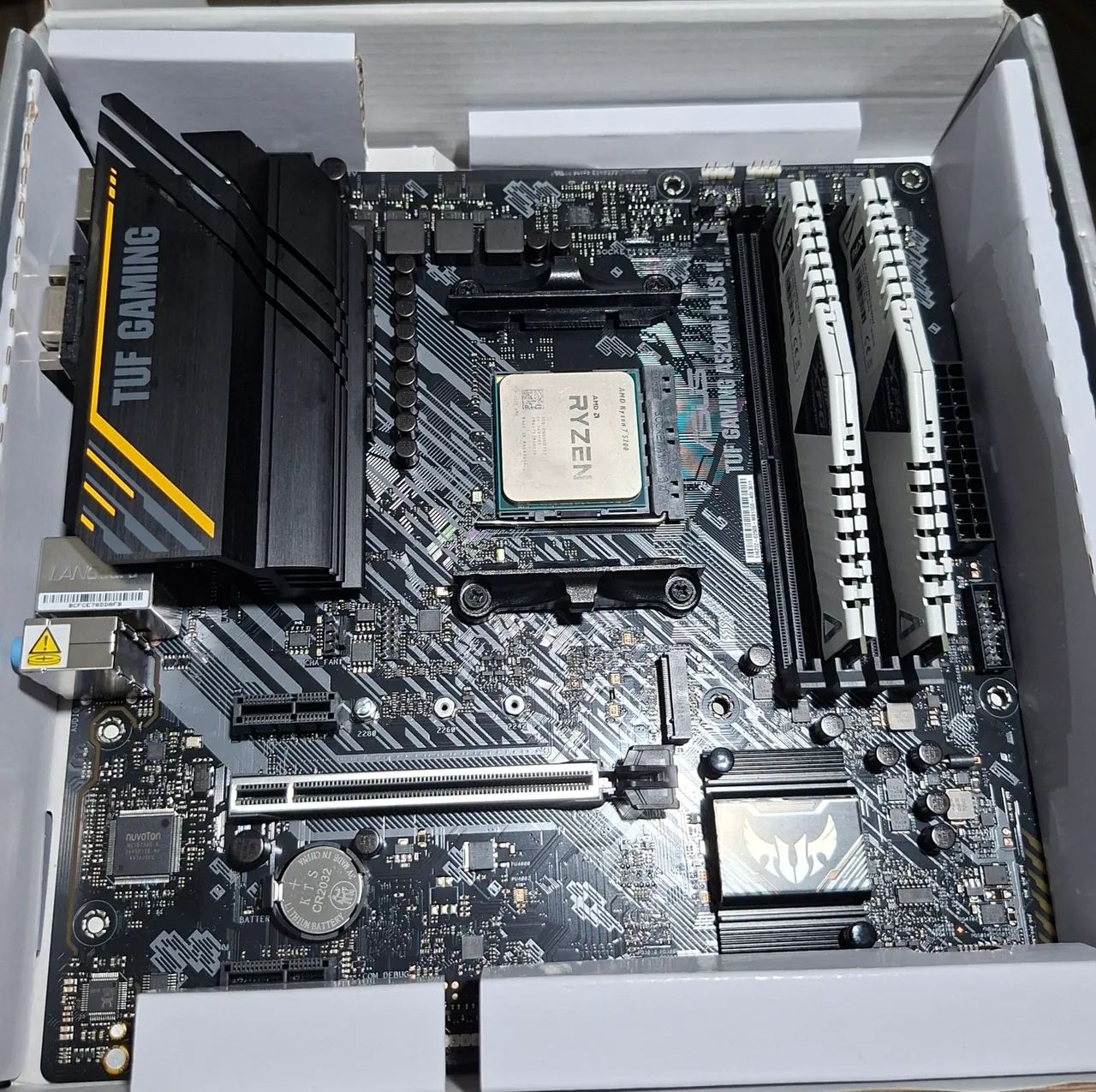 Kit Ryzen 7 5700 / 16GB XPG / A520M Plus