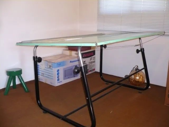 MESA  DE  DESENHO  PARA  ARQUITETO