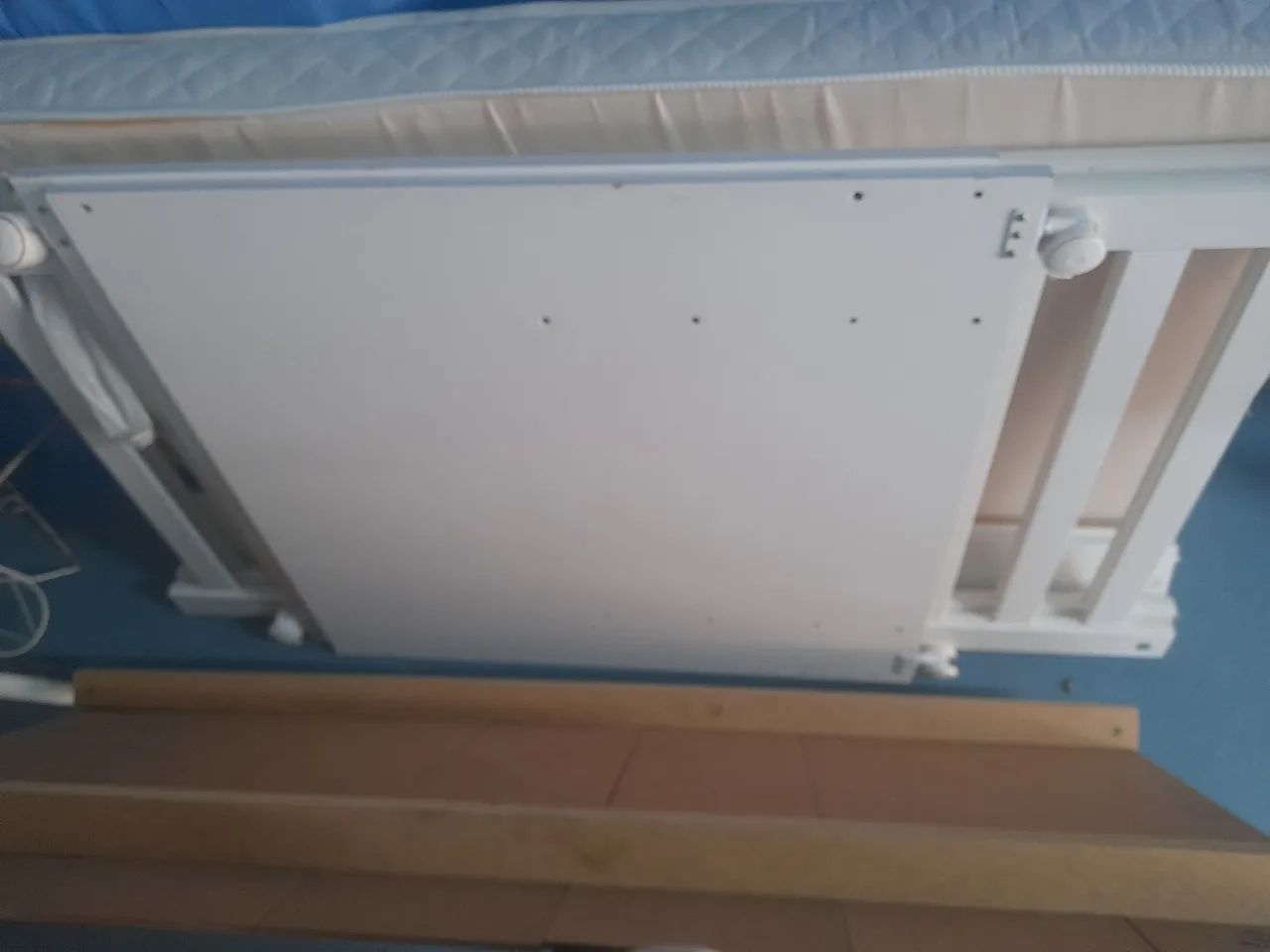 Berço branco e colchão novos
