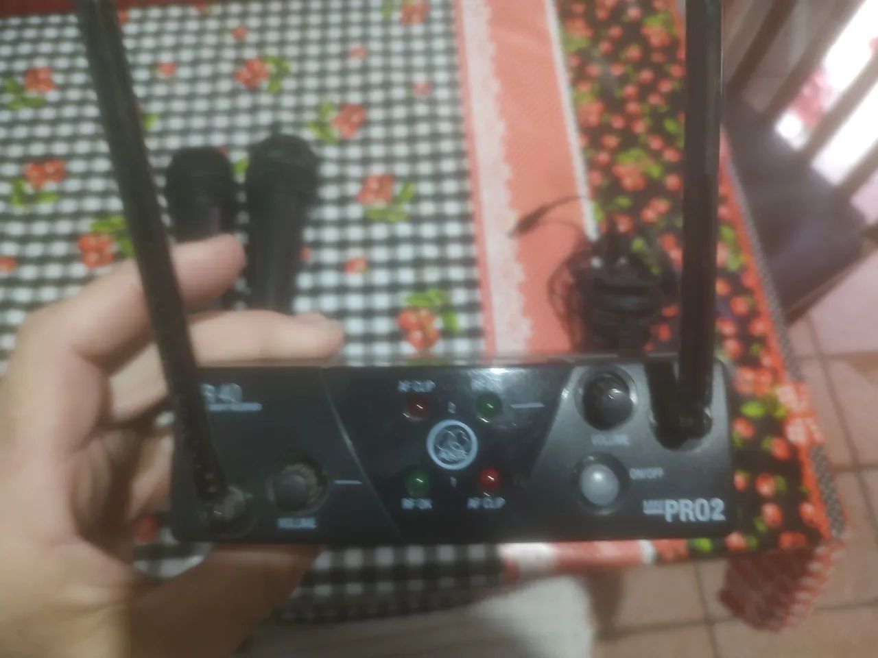 Microfone sem fio duplo AKG SR 40 - Foto 2