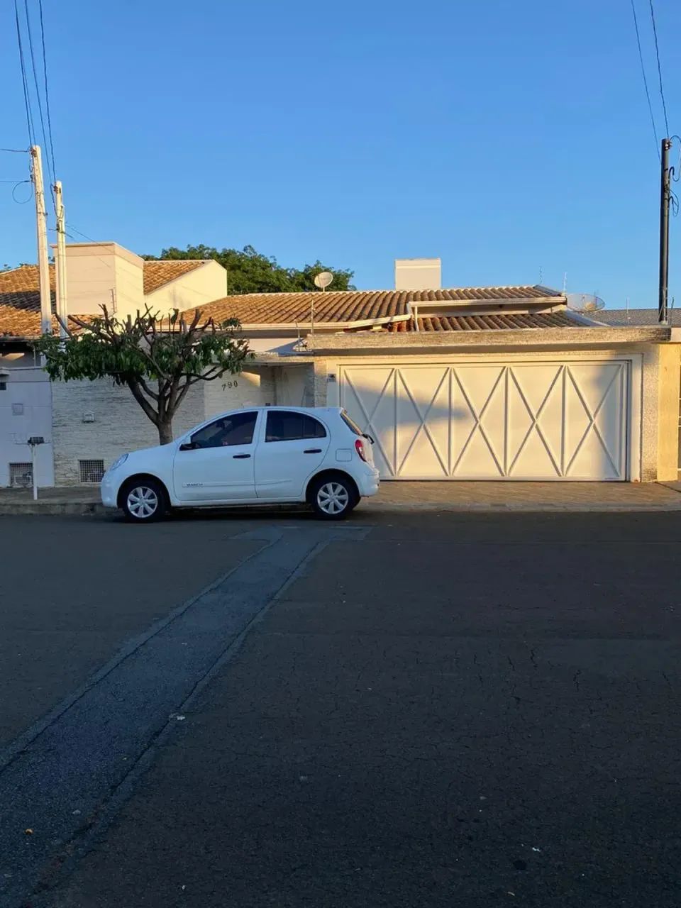 SOBRADO IMPECÁVEL COM SUITE E BANHEIRA - Foto 2