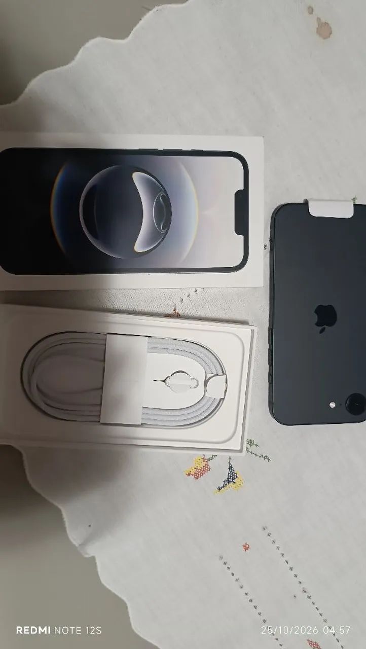 iPhone 16e 256 GB preto.