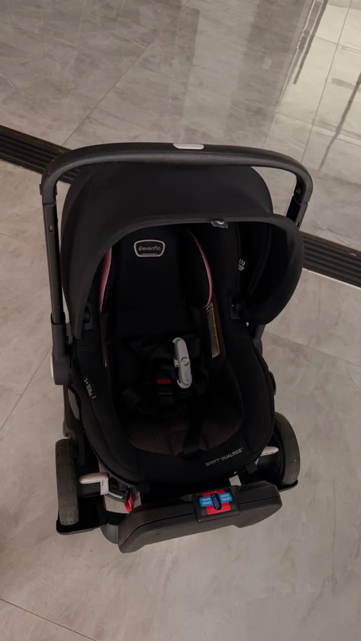 Cadeirinha e carrinho de bebê 2 em 1