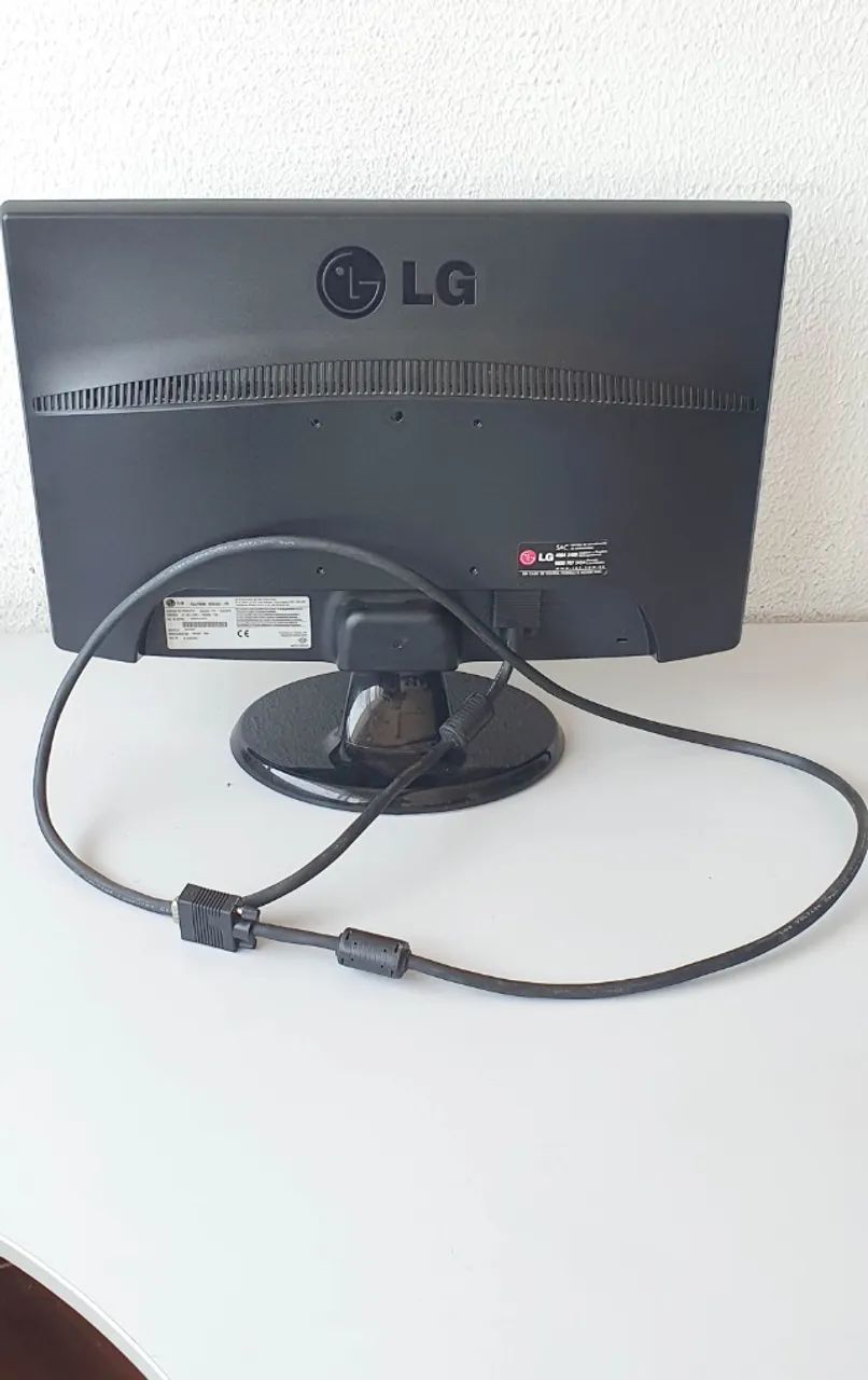Monitor LG Flatron W2043S (sem cabo USB) - Foto 2