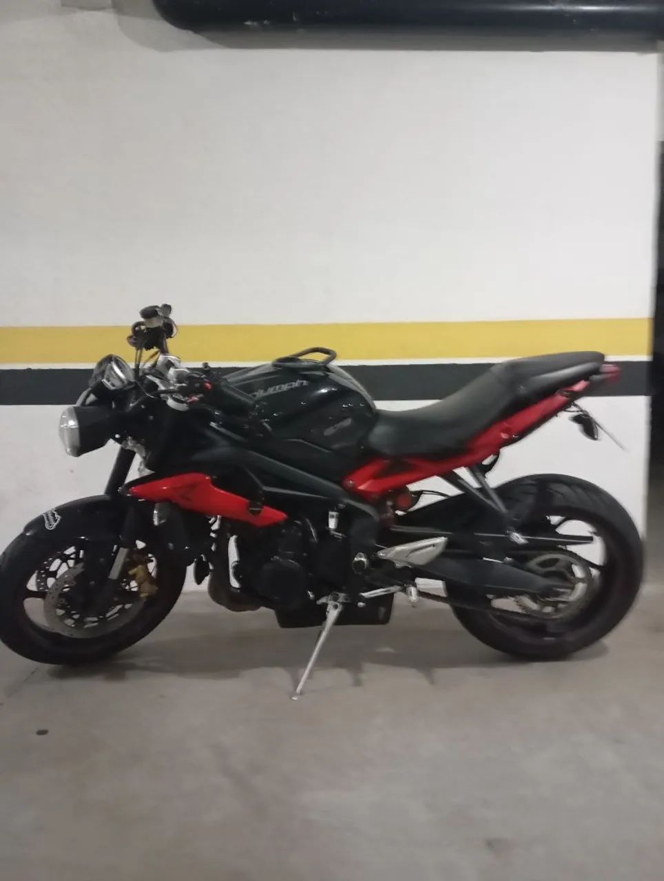 Triumph Street Triple 675 R ( aceito troca )