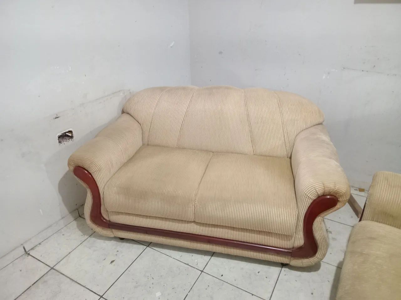 02 Sofas doi lugares 400,00 $