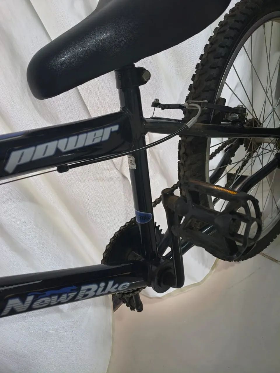 Vendo essa bicicleta nova aro 24 com rodinhas  - Foto 4