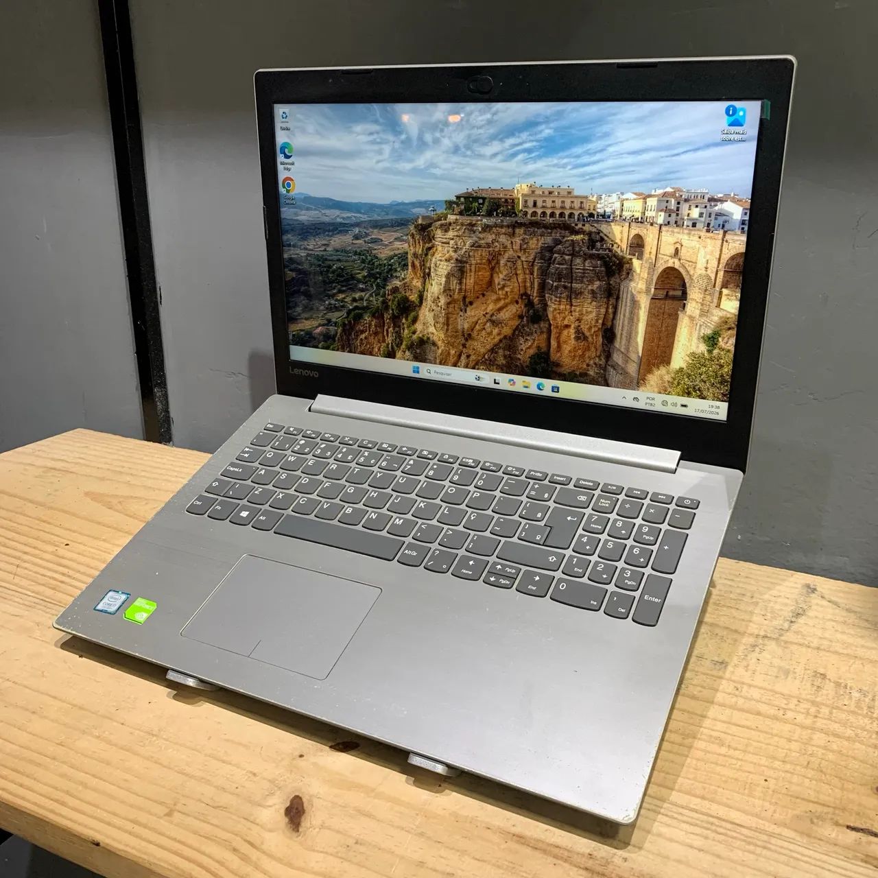 Notebook Lenovo core i7 com placa de vídeo  - Foto 4