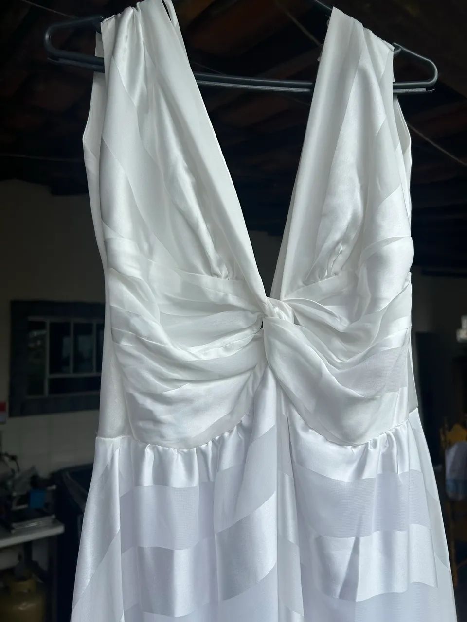 Vestido Longo Off-White Listrado Decote - Foto 2