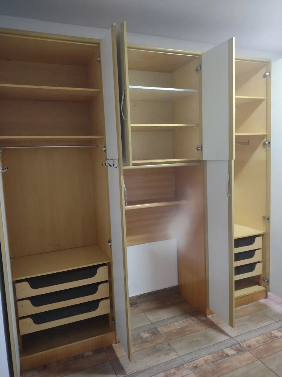 Guarda Roupa - Foto 2