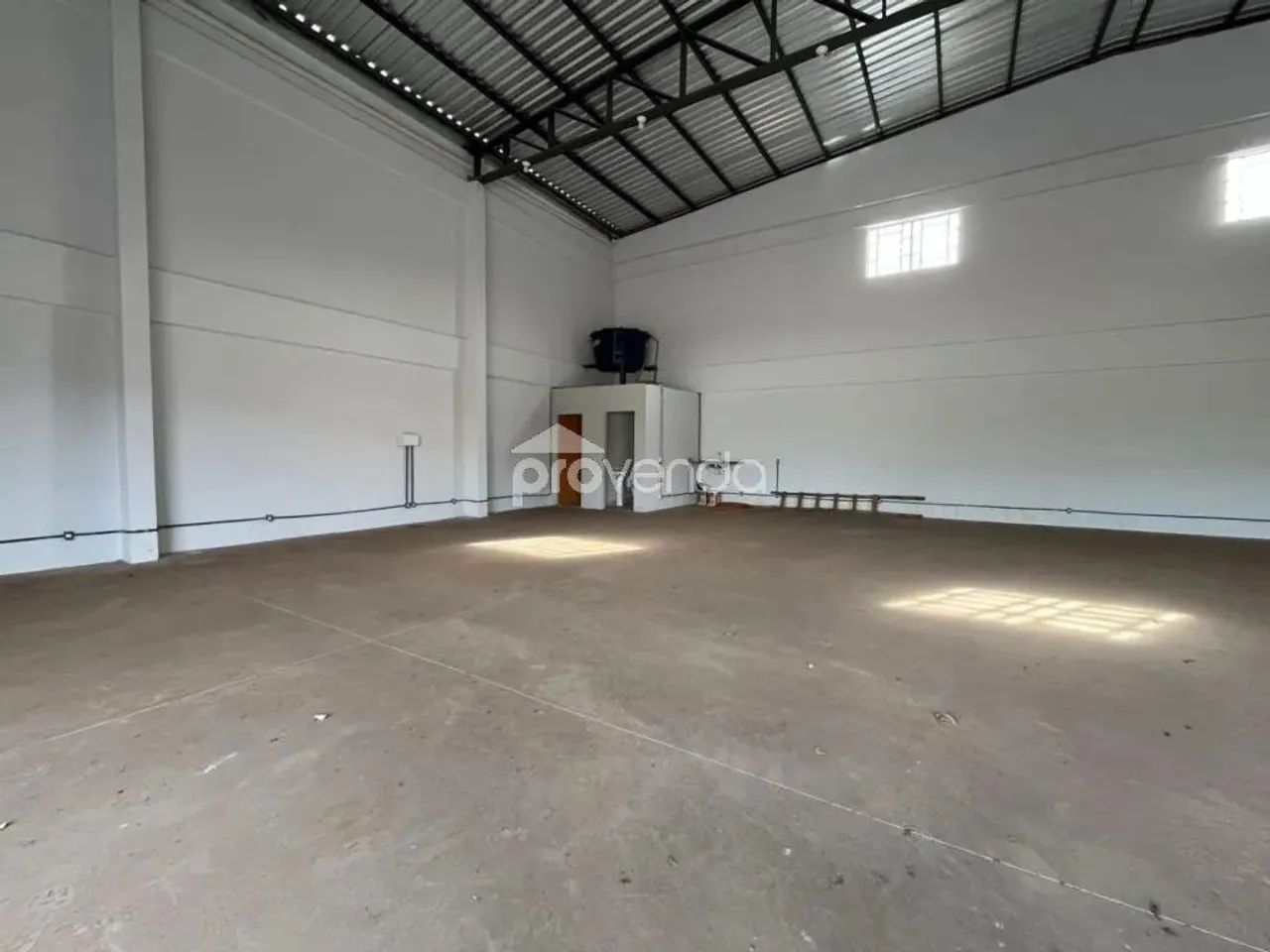 GALPÃO COM 300M² NA AVENIDA ANHANGUERA - Foto 2