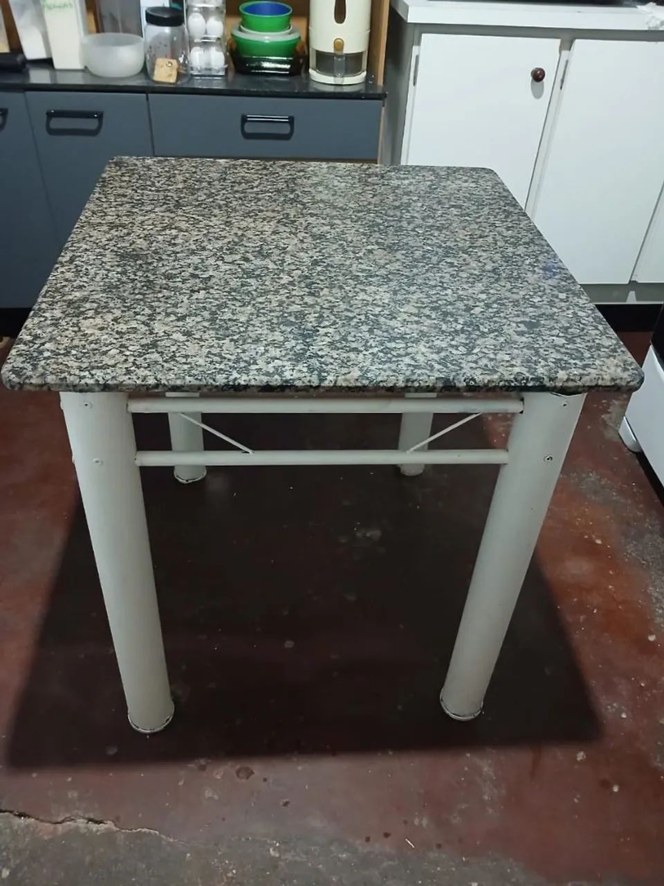 Mesa pequena de mármore 
