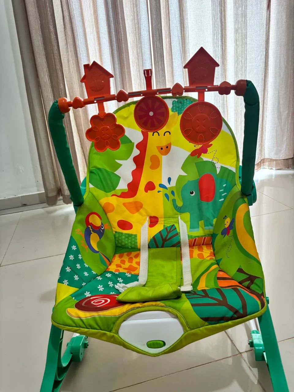 Vende-se cadeira vibratória para bebê  - Foto 2