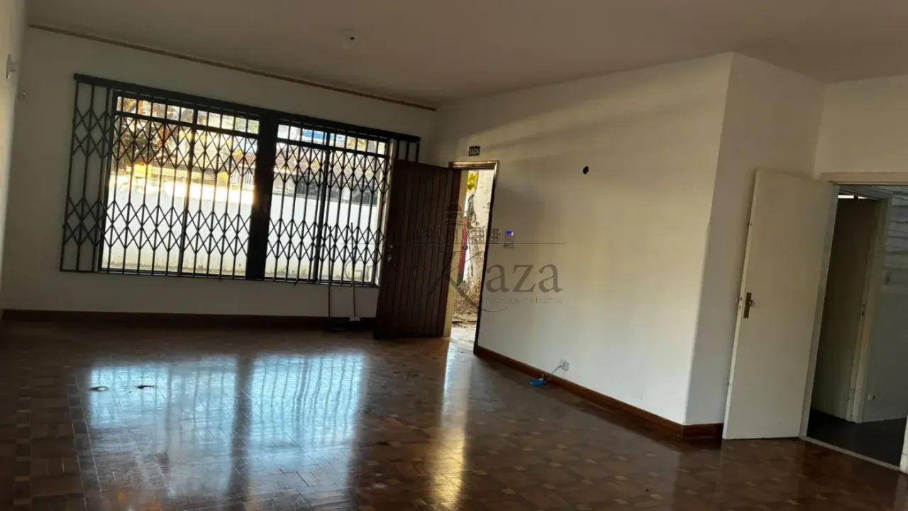 Casa Comercial com Edícula - Centro - 3 Dormitórios - 500m²