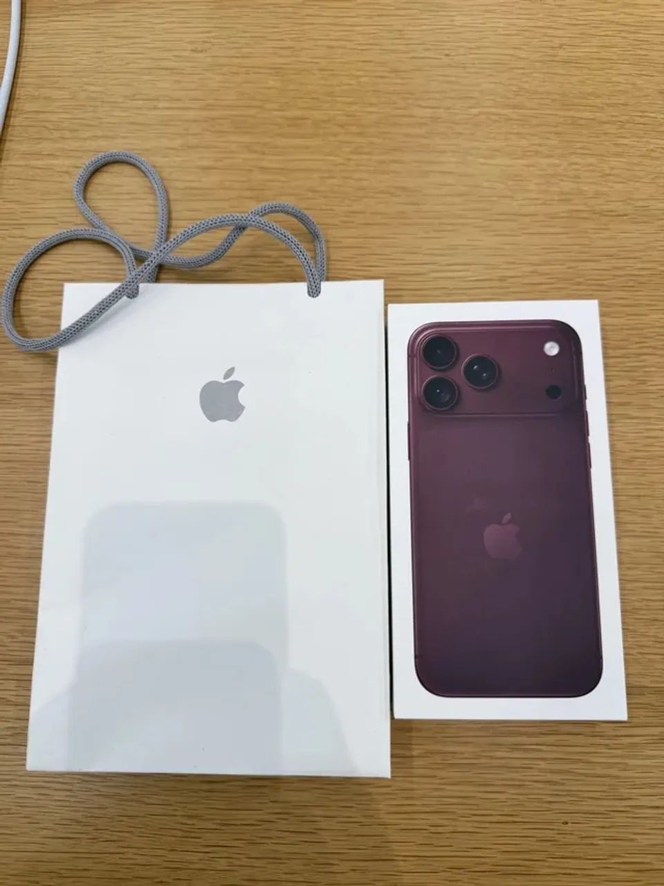 iPhone 18 pro burgundy 256 gb lacrado 