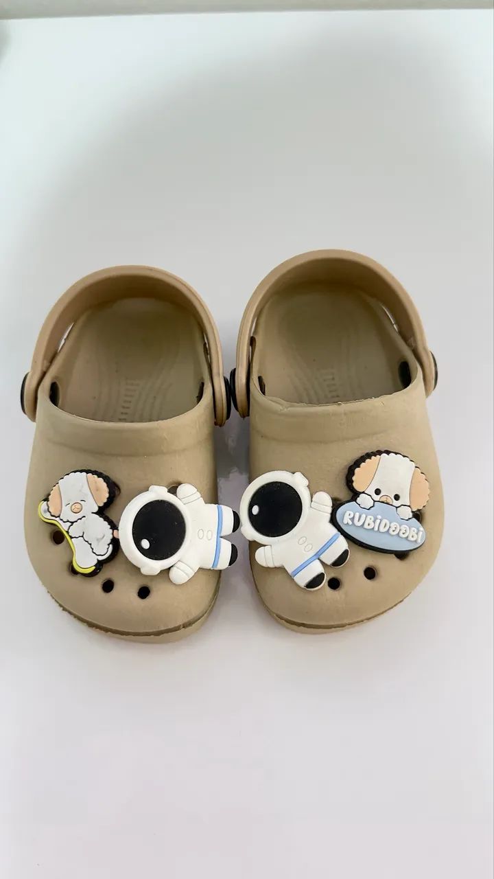 Crocs tamanho 18 