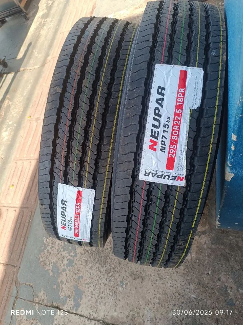 2 pneus novos Neupar 295/80R22.5