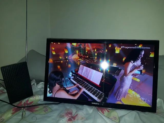 Vendo TV Samsung  Tamanho da Tela: 23 polegadas 