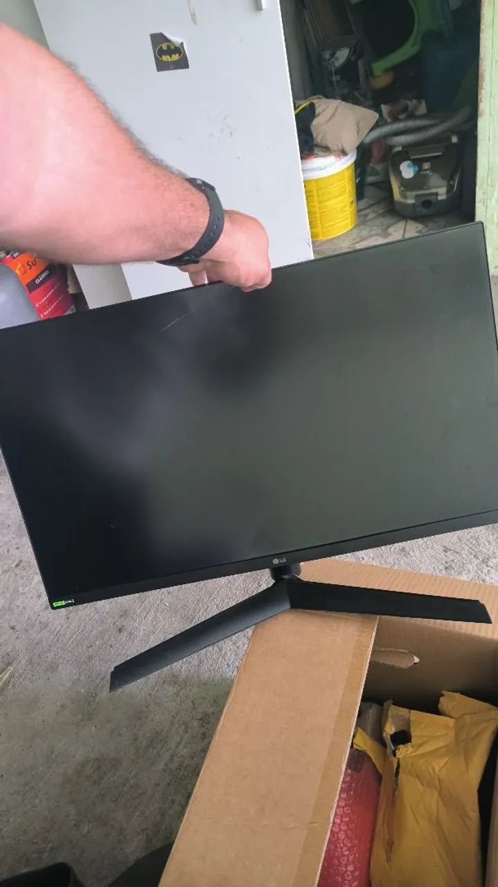 Monitor LG 27 polegadas 27GS60F para retirada de peças 