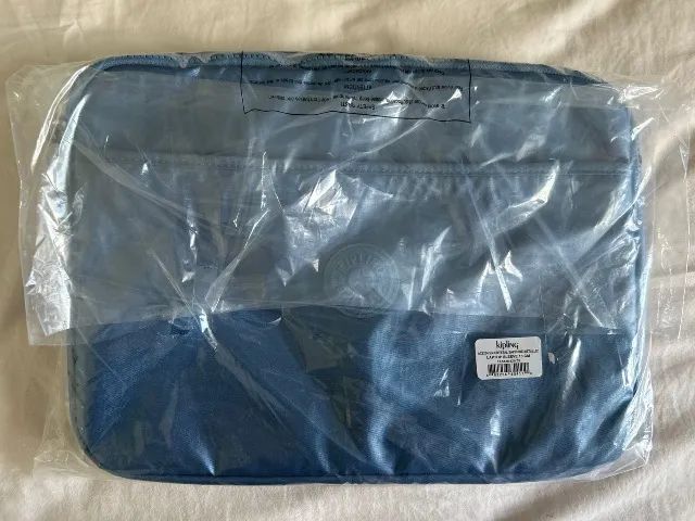Capa Kipling Laptop Nova Original Notebook 13 Crystal Sapphire Metallic Macbook  - Foto 4