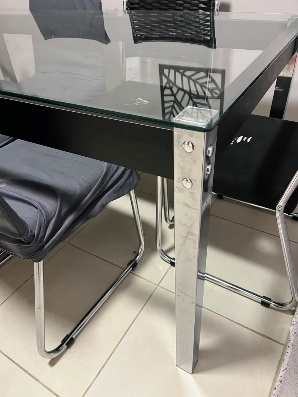 Vende-se Mesa 6 Lugares