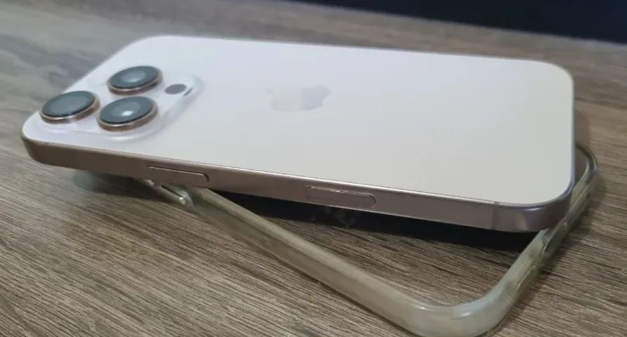 Iphone 16 Pro  - Foto 3