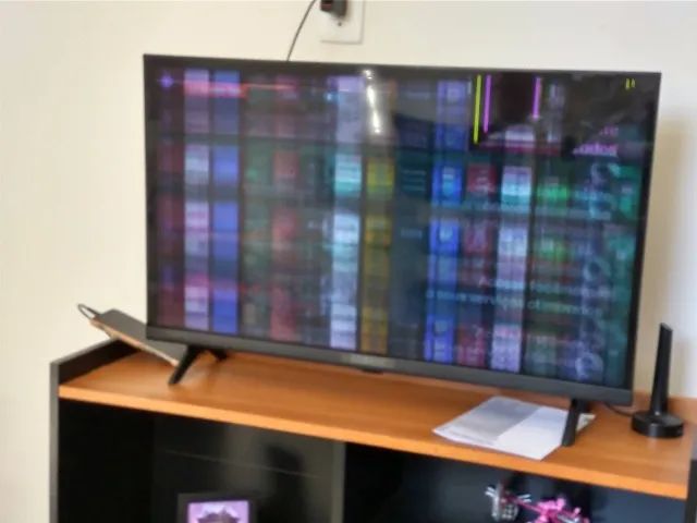 TV LG 32 POLEGADAS COM TELA QUEBRADA. - Foto 2