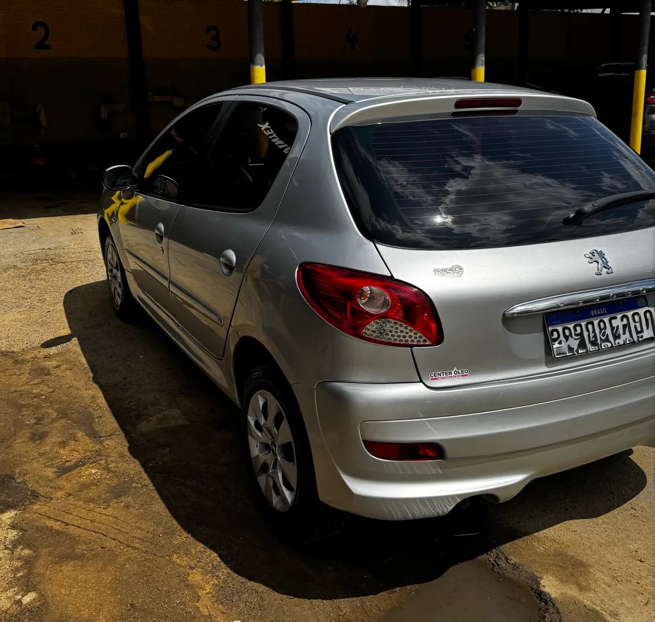 Peugeot 207 207 XR 1.4 FLEX 8V 5P 2013
