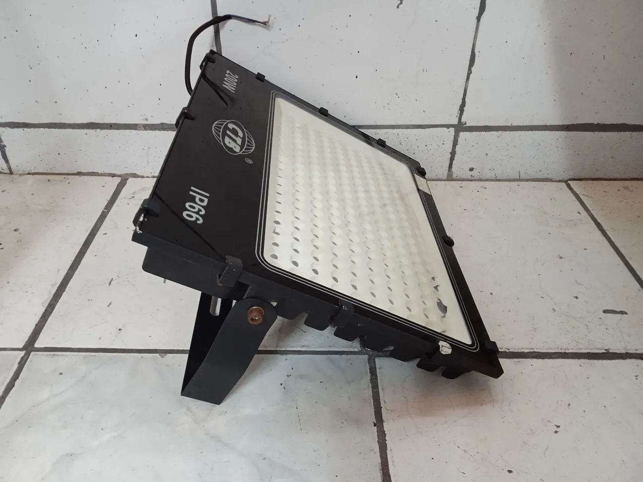 Refletor CTB IP66 200W - Foto 4