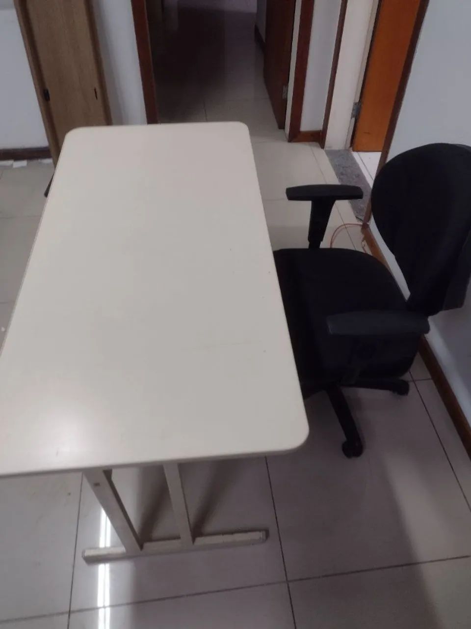 Mesa e cadeira de escritório  - Foto 5