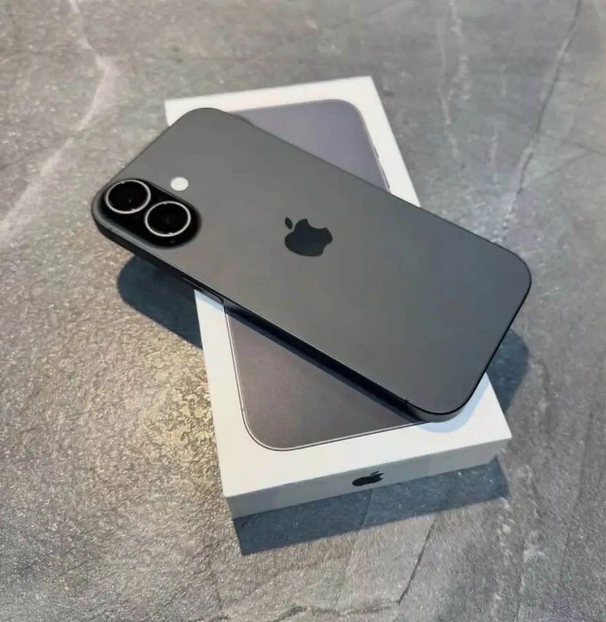 iPhone 17