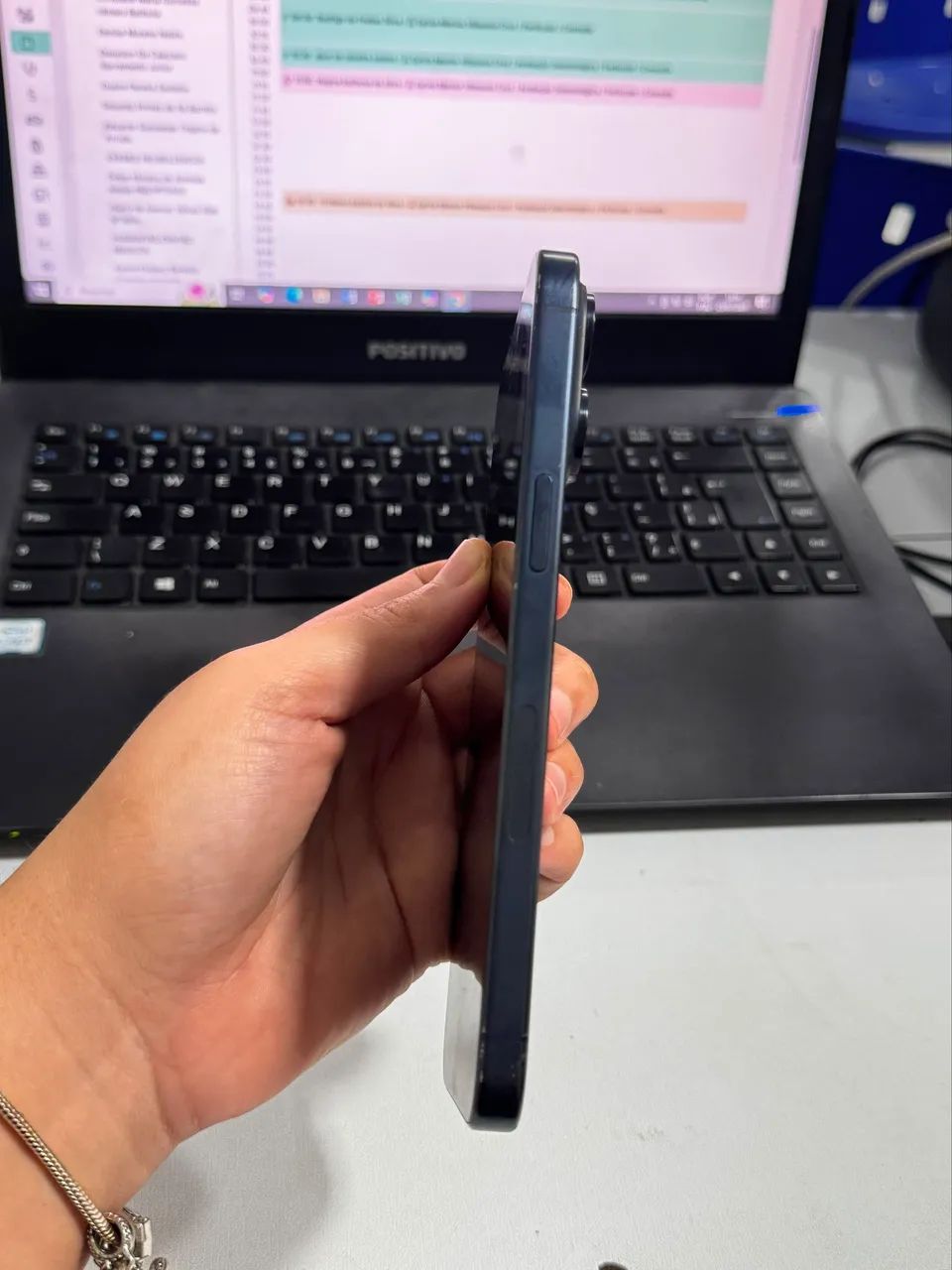 iPhone 15 Pro Max 256GB ? Titânio Preto - Foto 4