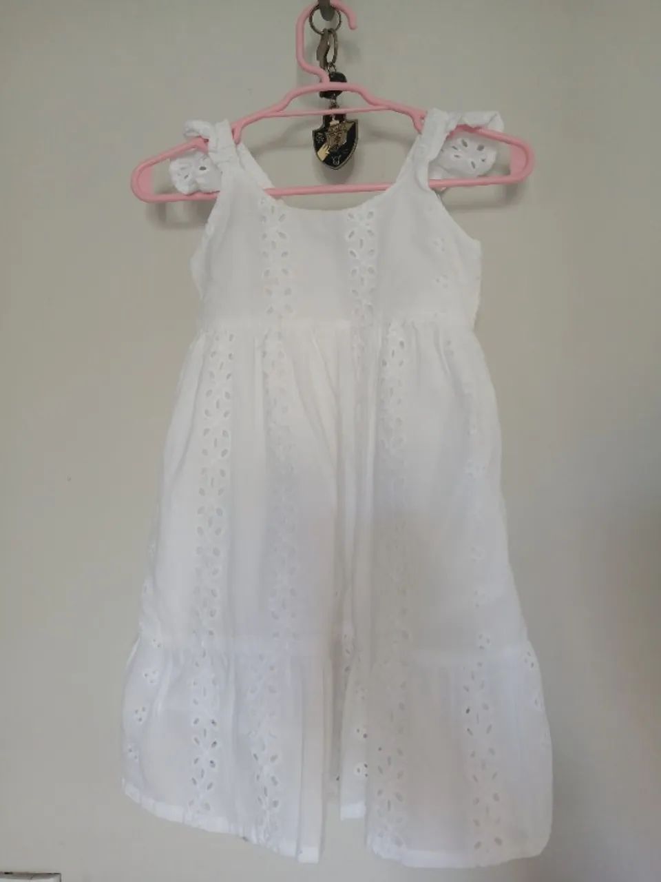 Vestido branco em broderi