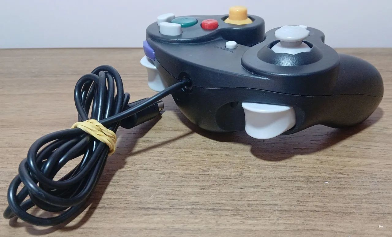 Controle com fio gamecube e wii preto (sem teste) - Foto 3