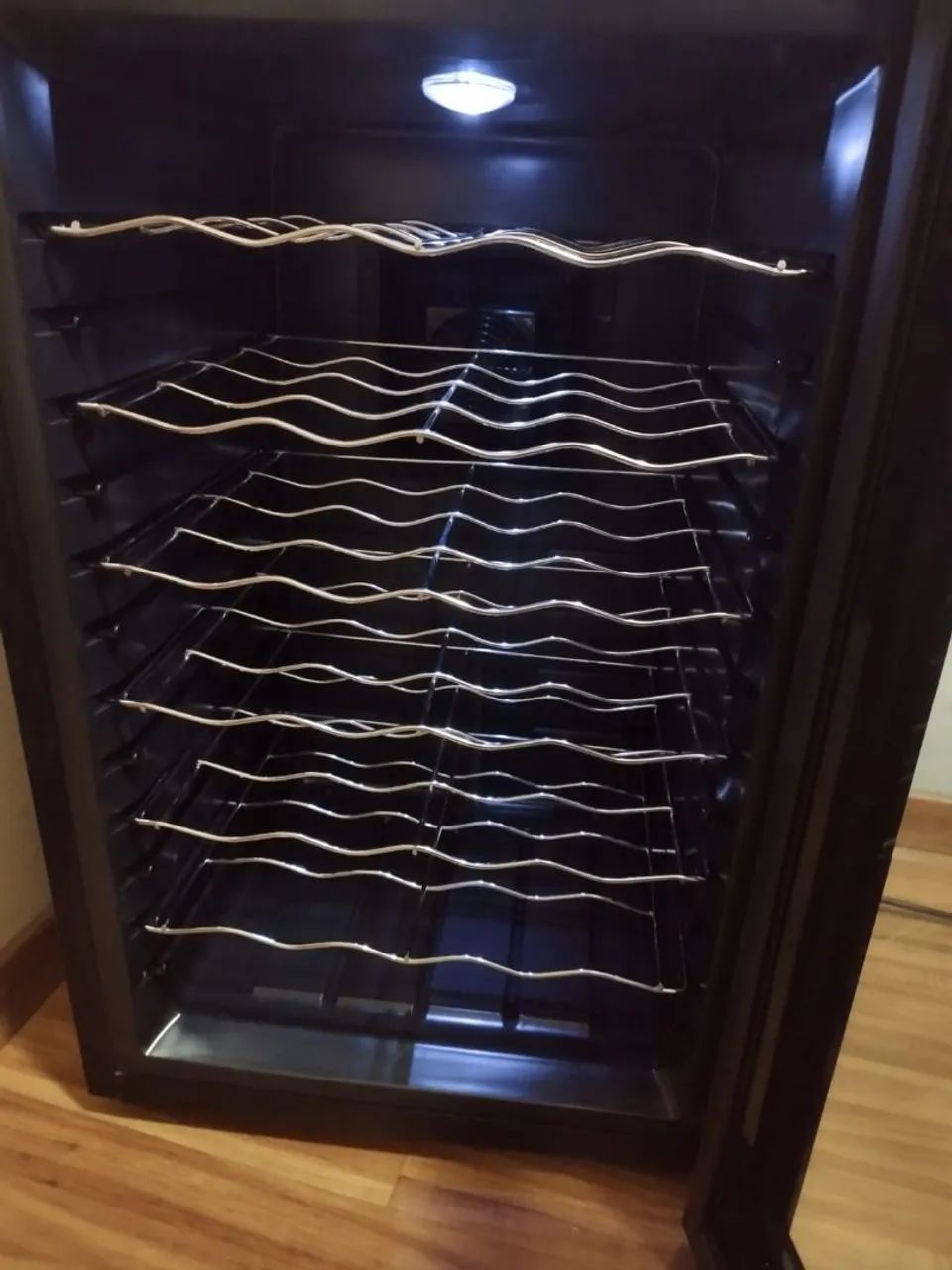 Adega Climatizada Easy cooler 24 garrafas  - Foto 2