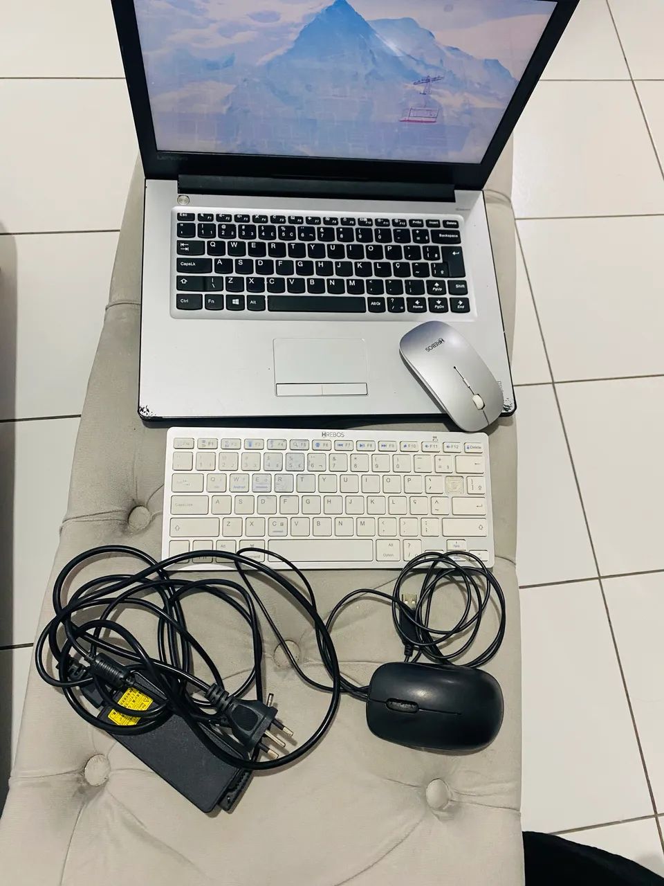 Notebook Lenovo mais 01 teclado sem fio e dois mouses  - Foto 4