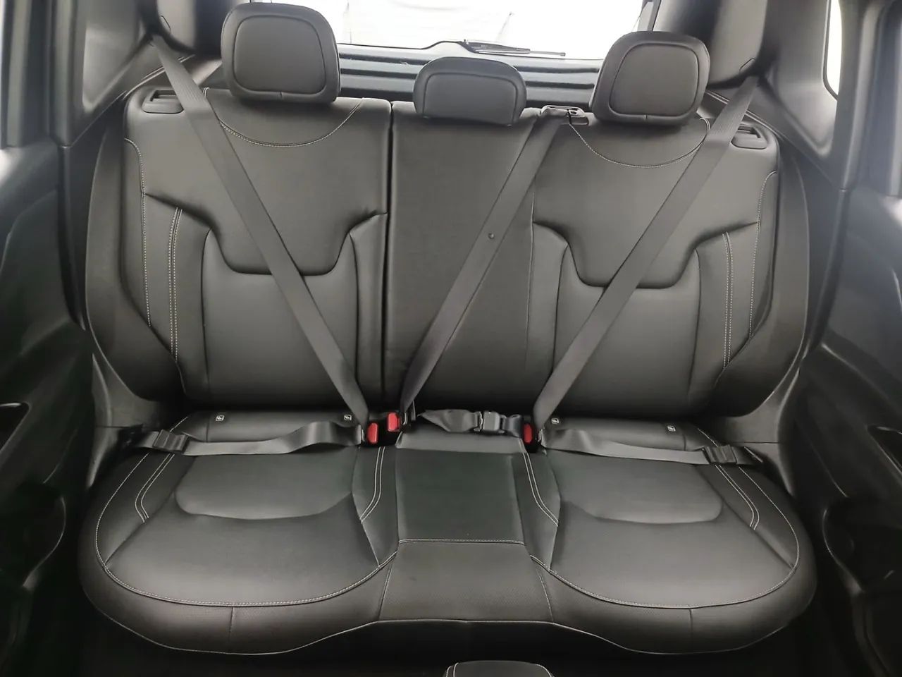Jeep Renegade Long. T270 1.3 TB 4x2 Flex Aut., foto 18 de 18