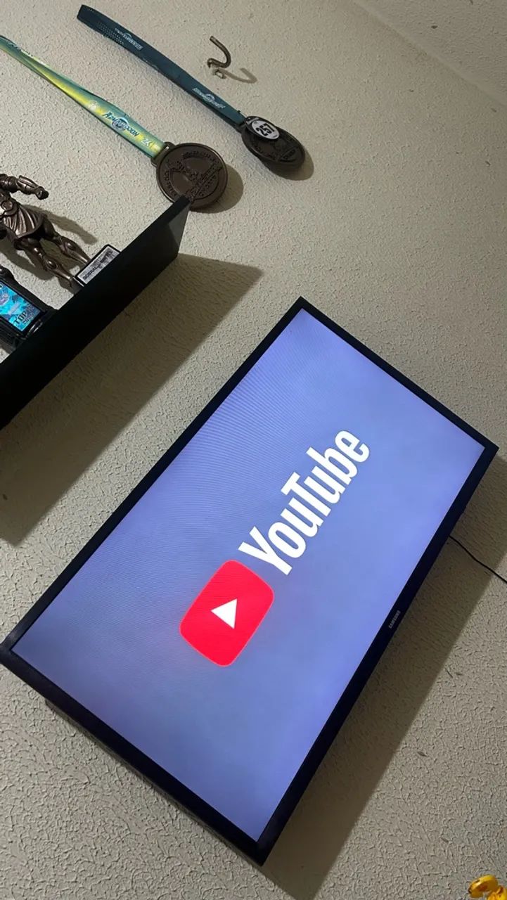 Tv Smart Samsung em estado perfeito 32 polegadas  - Foto 2