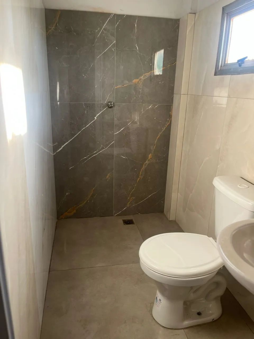 Alugo Apartamento no Aureny 3  - Foto 2