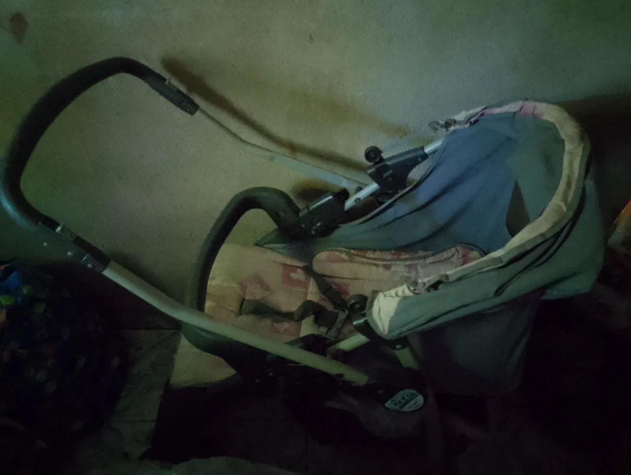 Vendo carrinho de bebê 